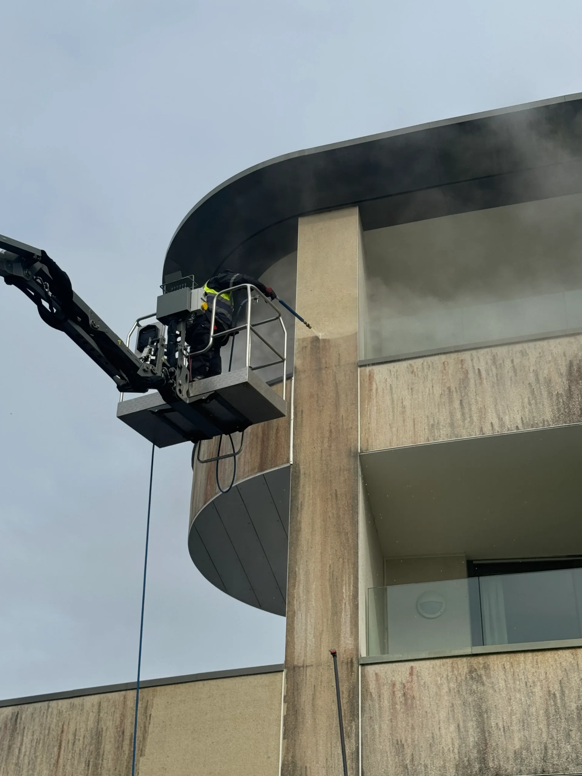 exteriror cleaning restoration 1 scaled